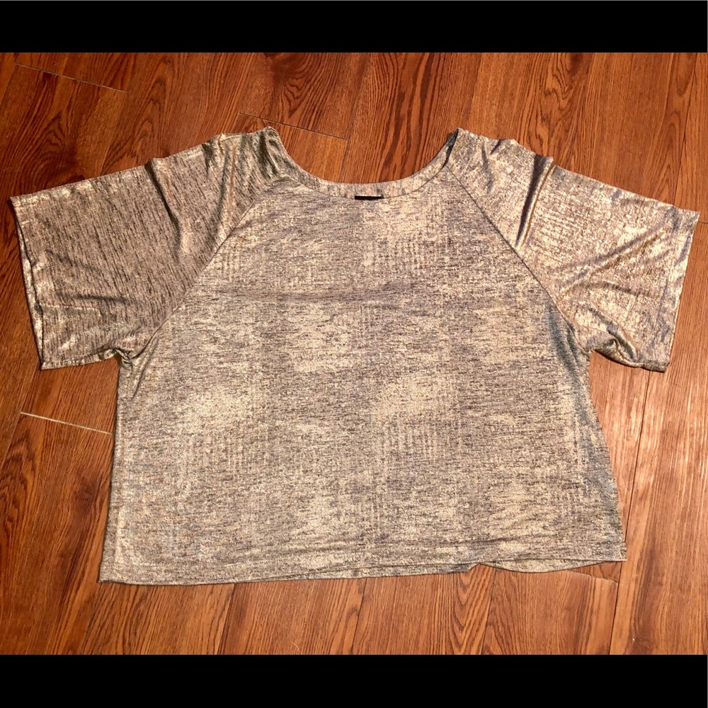 Woman’s Buckle Shirt